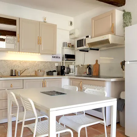 Cote Place アパート *