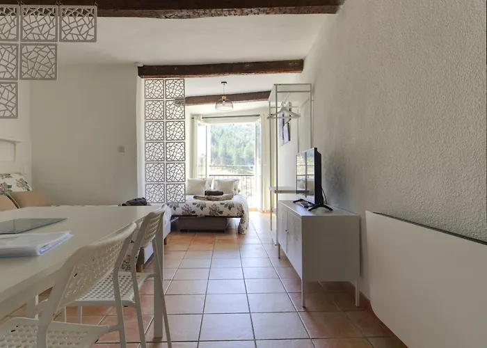 Cote Place アパート