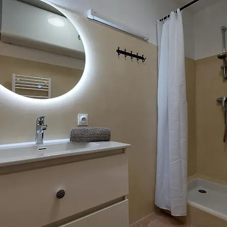 Cote Place Apartment *